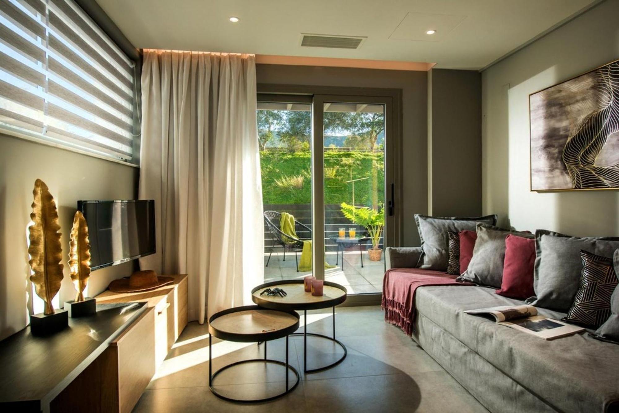Luxury Living Apartments Kokkini Hani Exterior photo