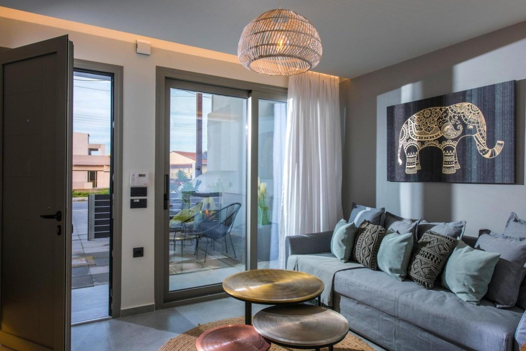 Luxury Living Apartments Kokkini Hani Exterior photo